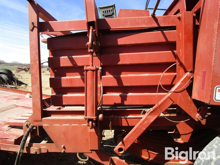 1994-hesston-4900-image-7