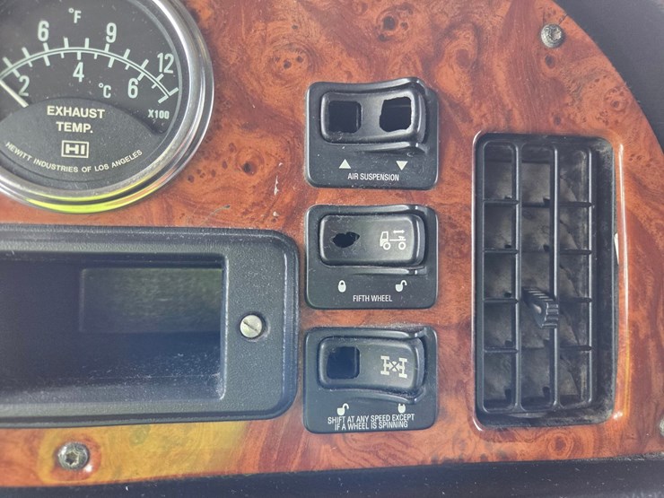 2002-peterbilt-379-image-74