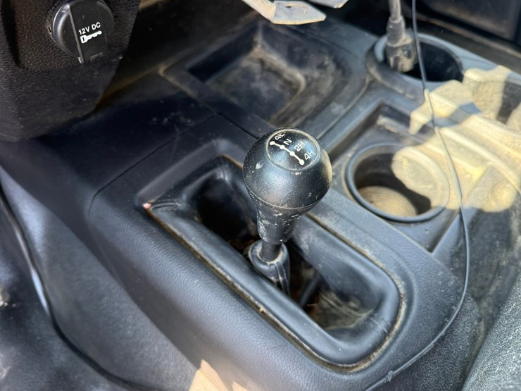 #2049-•-2015-ram-5500-heavy-duty-service-truck-image-37