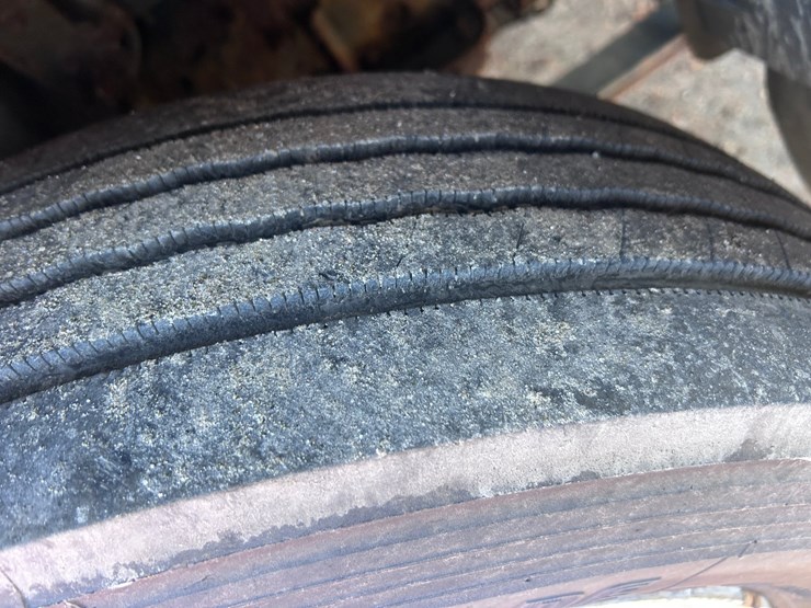 2013-isuzu-npr-image-67