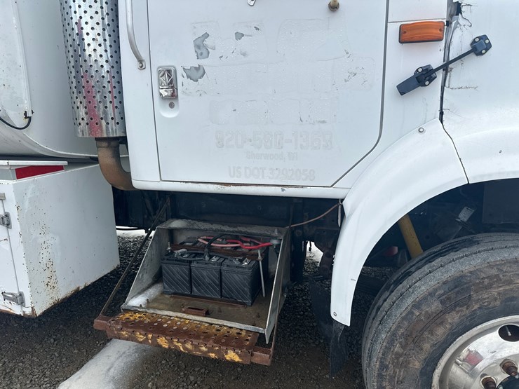 1995-international-8100-image-12