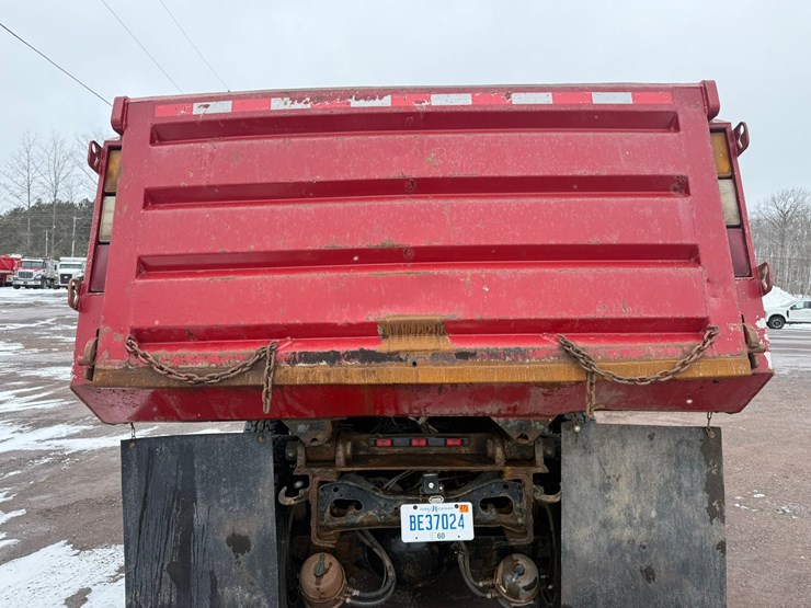 #1052-•-2007-international-7600sfa-tri-axle-dump-truck-image-14