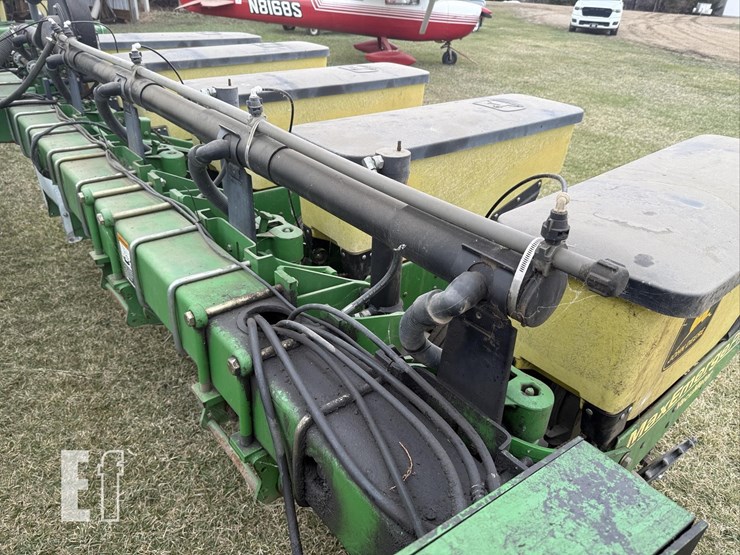 1997-john-deere-1770-image-17