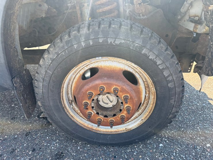 2011-ford-f550-xl-image-45