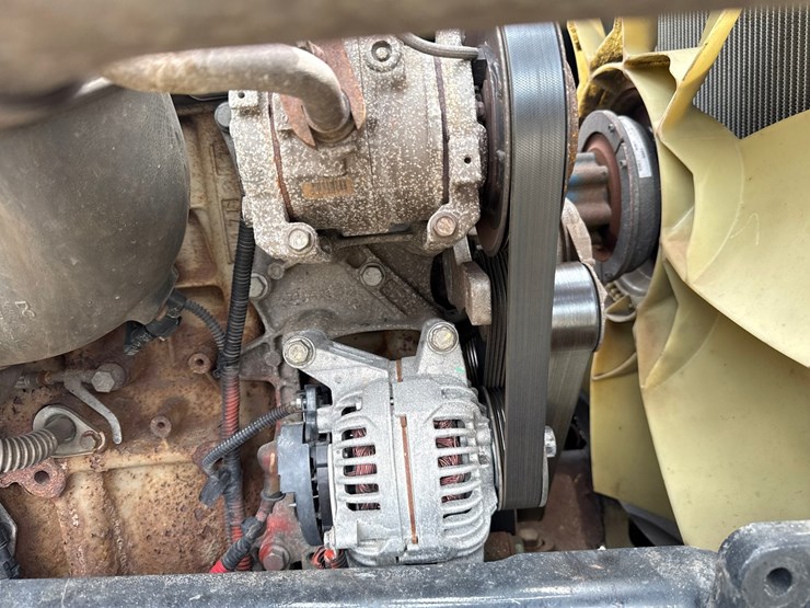 2018-freightliner-122sd-image-24