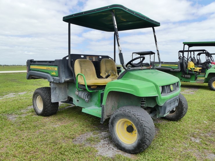 2019-john-deere-tx-4x2-image-1