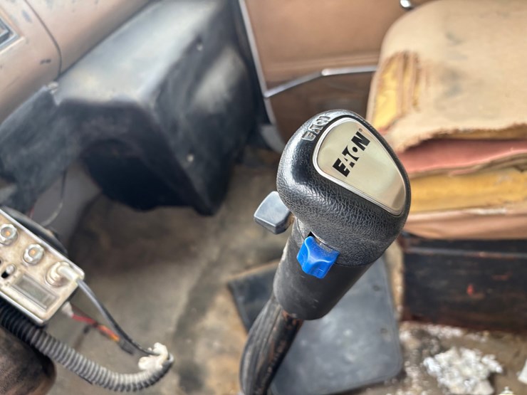 1997-ford-lt8000-image-40