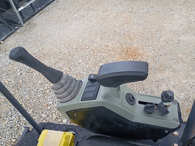 #24166-•-2025-agt-xz20r-mini-excavator-image-15