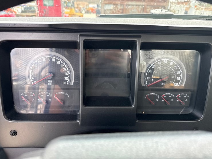 2019-massey-ferguson-8-image-58