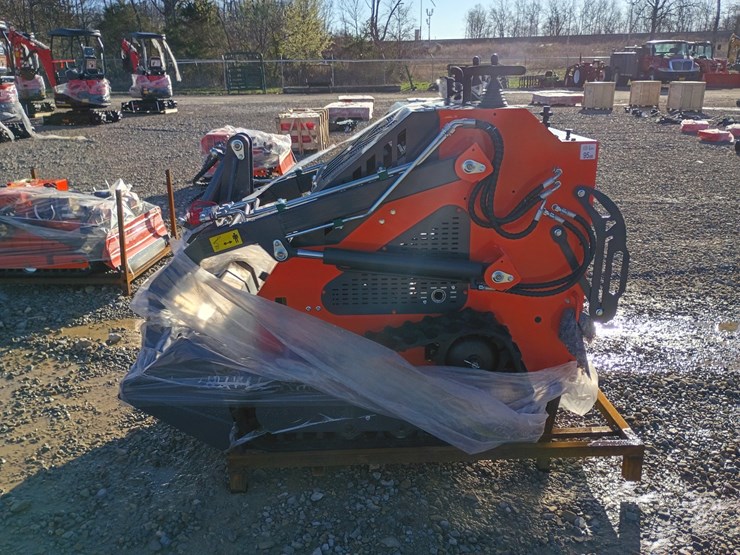 #l19-012-•-2026-tpm-t460-mini-skid-steer-image-1