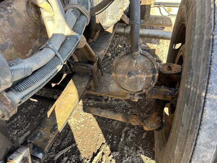 2005-peterbilt-379-image-46