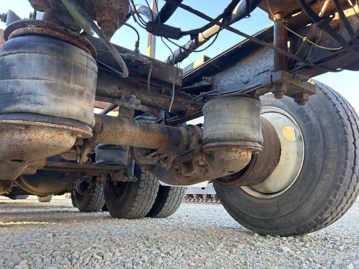 2001-mack-ch613-image-49