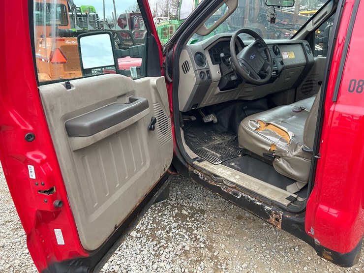 2008-ford-f550-xl-image-38