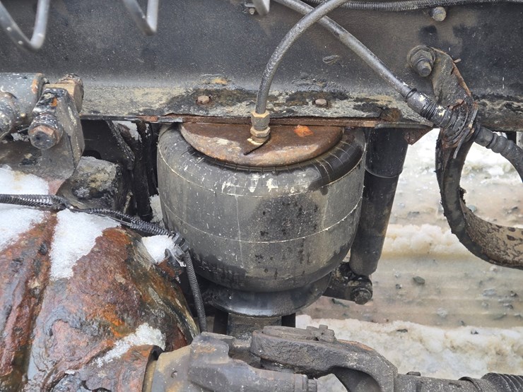 peterbilt-579-image-47