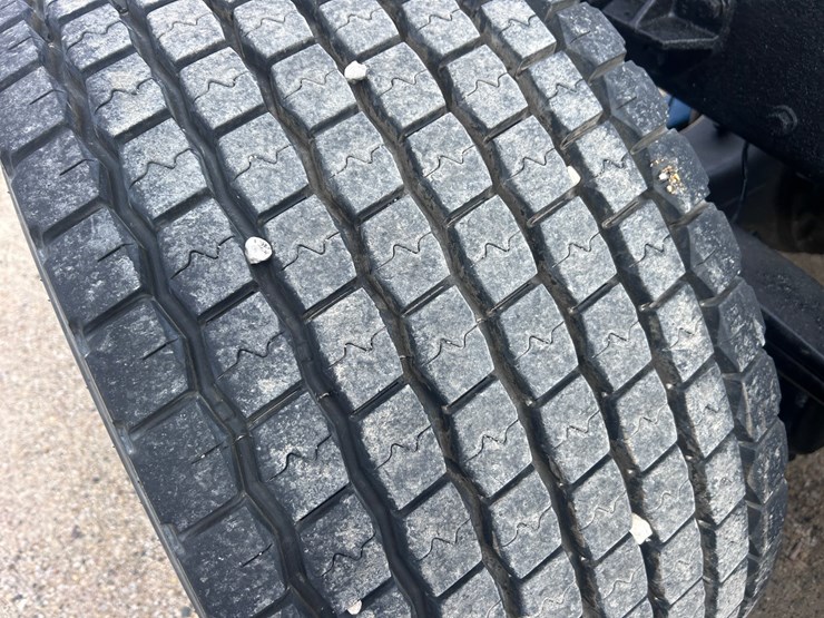 1999-peterbilt-379-image-86