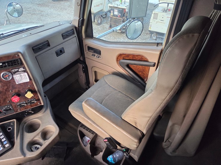 2005-caterpillar-c13-image-63