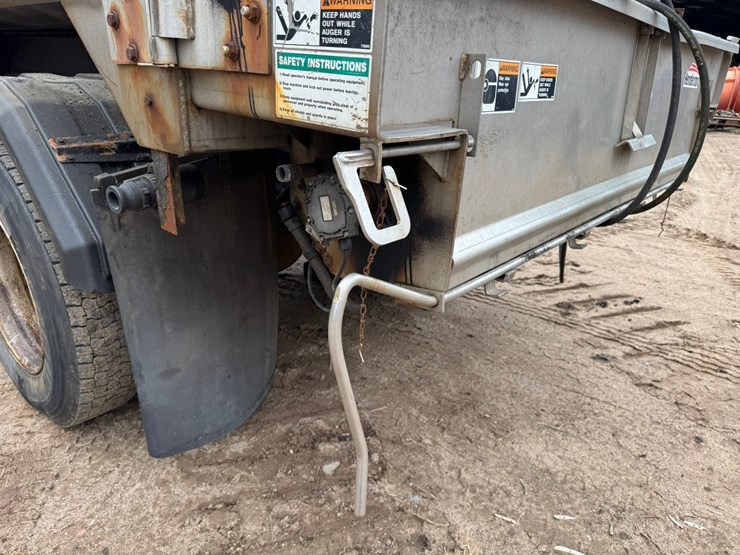 #2168-•-2001-sterling-4x2-snow-plow-truck-image-27