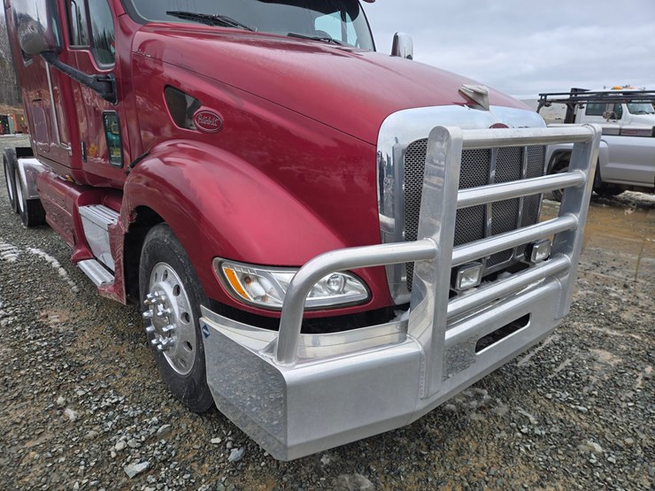 2007-peterbilt-387-image-11