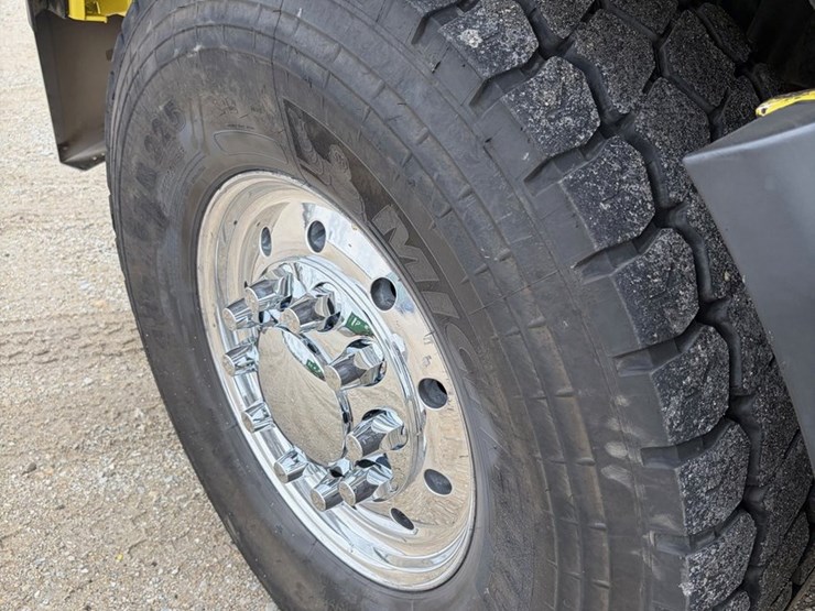 2019-kenworth-t880-image-8