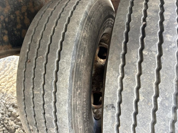 2016-massey-ferguson-8-image-31