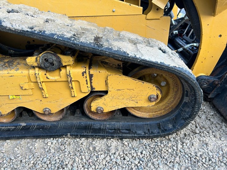 2019-caterpillar-259d3-image-14