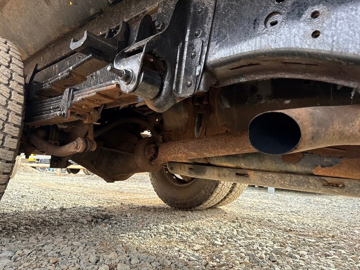 2005-chevrolet-3500-image-24