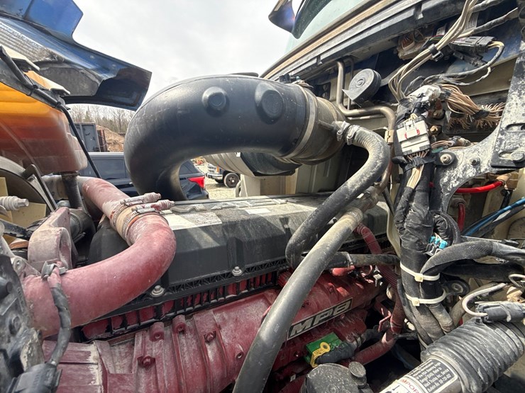 2019-massey-ferguson-8-image-15