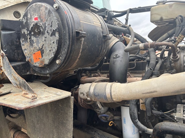 1997-ford-lt8000-image-29