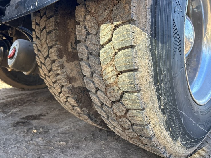 2020-kenworth-t880-image-84