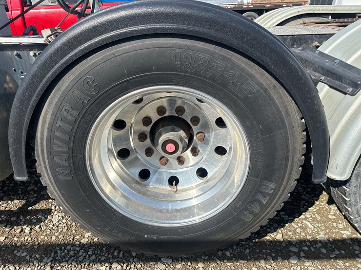 2014-massey-ferguson-8-image-69