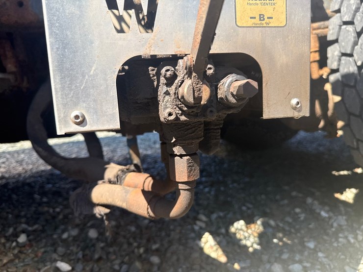 1994-peterbilt-359-image-28