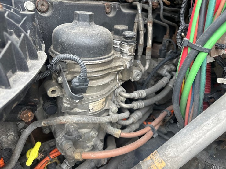 2017-massey-ferguson-8-image-58