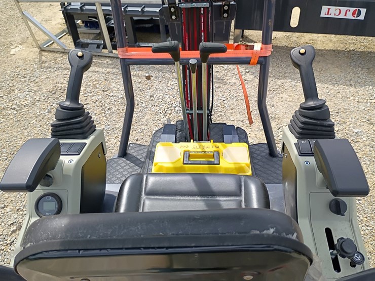 #24177-•-2025-agt-mx15rx-mini-excavator-image-12