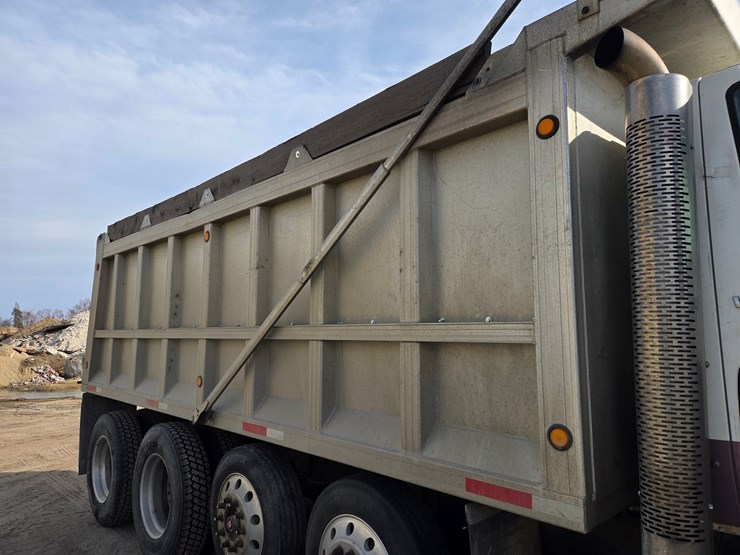 2012-international-7600-image-22