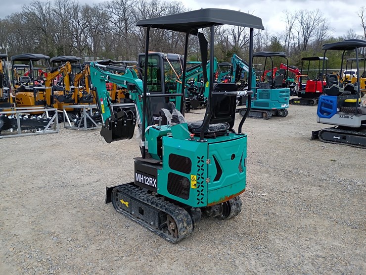 #24170-•-2025-agt-mh12rx-mini-excavator-image-2