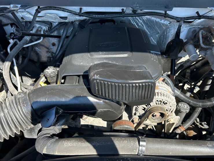 2018-chevrolet-3500-image-46