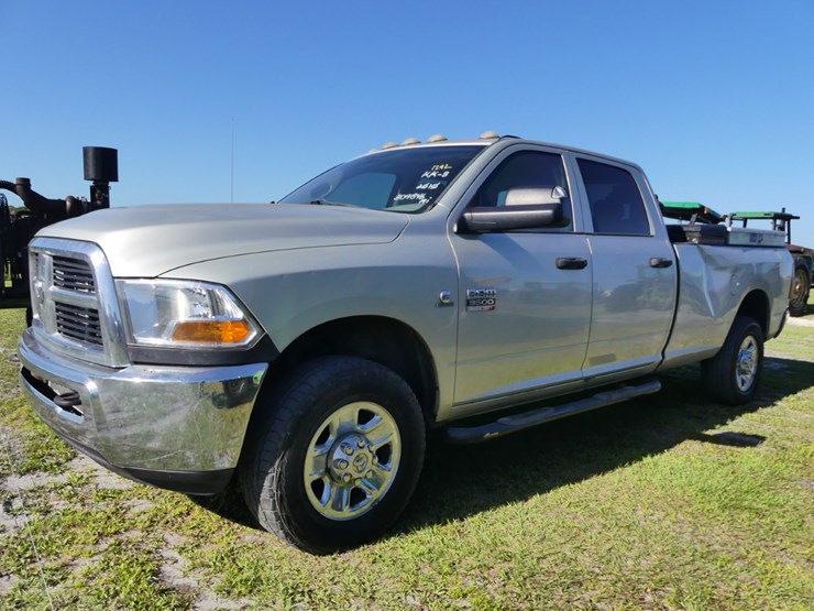 2010-dodge-ram-3500-image-1