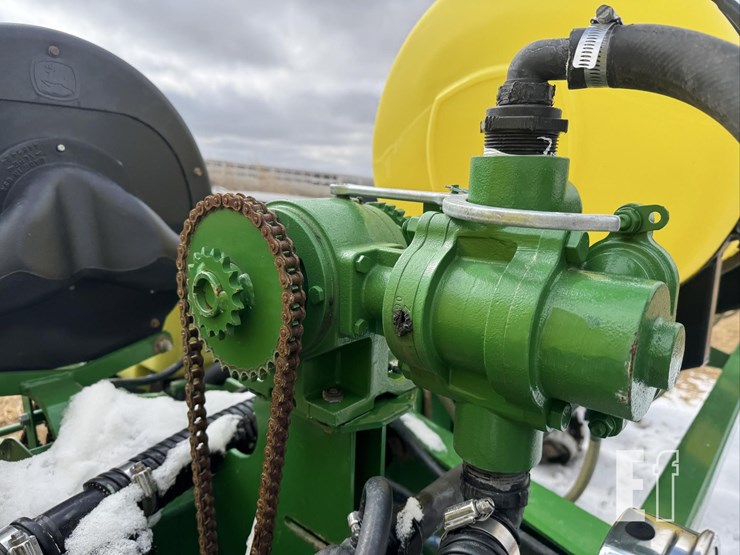 john-deere-1750-image-23