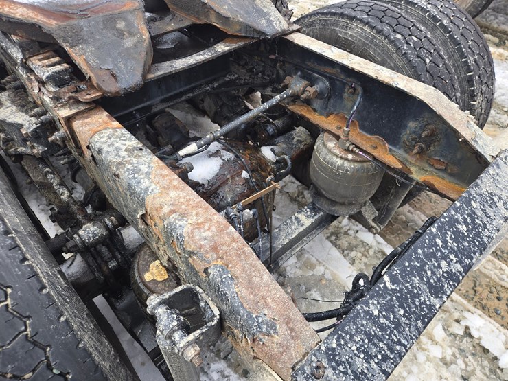 peterbilt-579-image-34