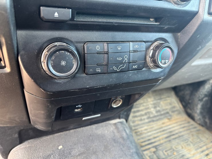 2017-ford-f350-image-36