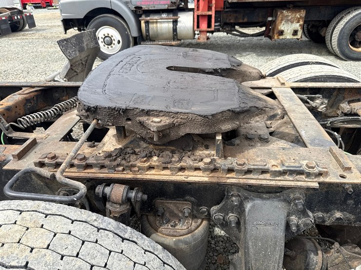 2018-freightliner-122sd-image-49