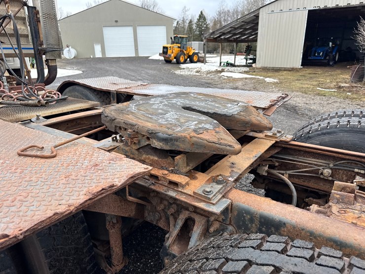 1996-mack-ch613-image-34