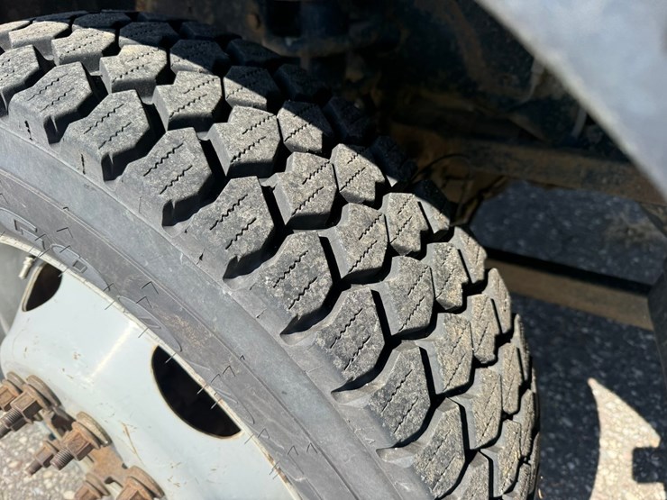 #1062-•-2015-ram-5500-heavy-duty-service-truck-image-37