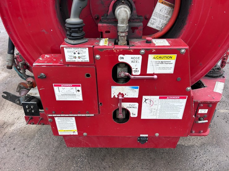 #1690-•-2013-international-7500-6x4-hydro-excavation-truck-image-35