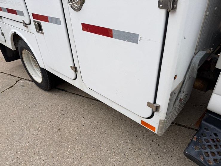 #1048-•-2009-gmc-c5500-specialty-service-truck-image-25