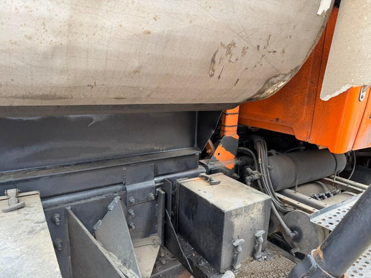 #2168-•-2001-sterling-4x2-snow-plow-truck-image-35