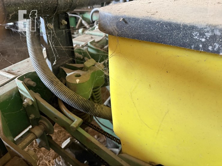 1993-john-deere-7200-image-24