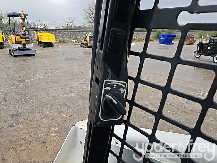 2017-bobcat-t650-image-25