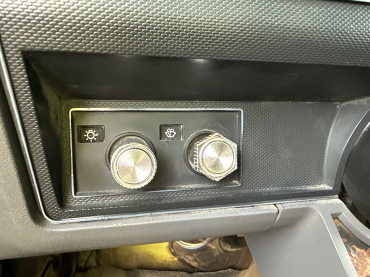 1993-ford-f700-image-68