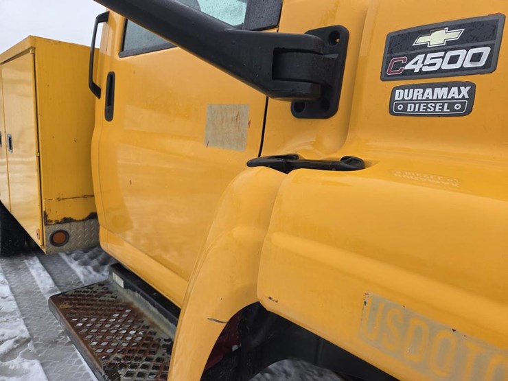 2005-massey-ferguson-8-image-15